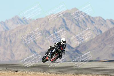 media/Dec-01-2025-Moto Forza (Mon) [[2daa91e15f]]/3-Beginner Group/Session 4 Turn 9/